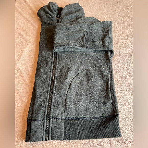 Lululemon sweater - Picture 2 of 4
